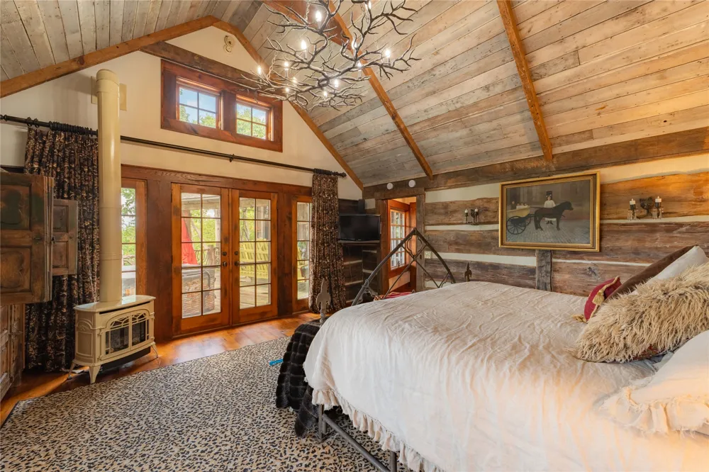 230 Toxaway Drive Lake Toxaway, NC 28747