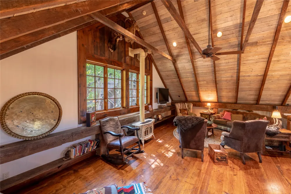 230 Toxaway Drive Lake Toxaway, NC 28747