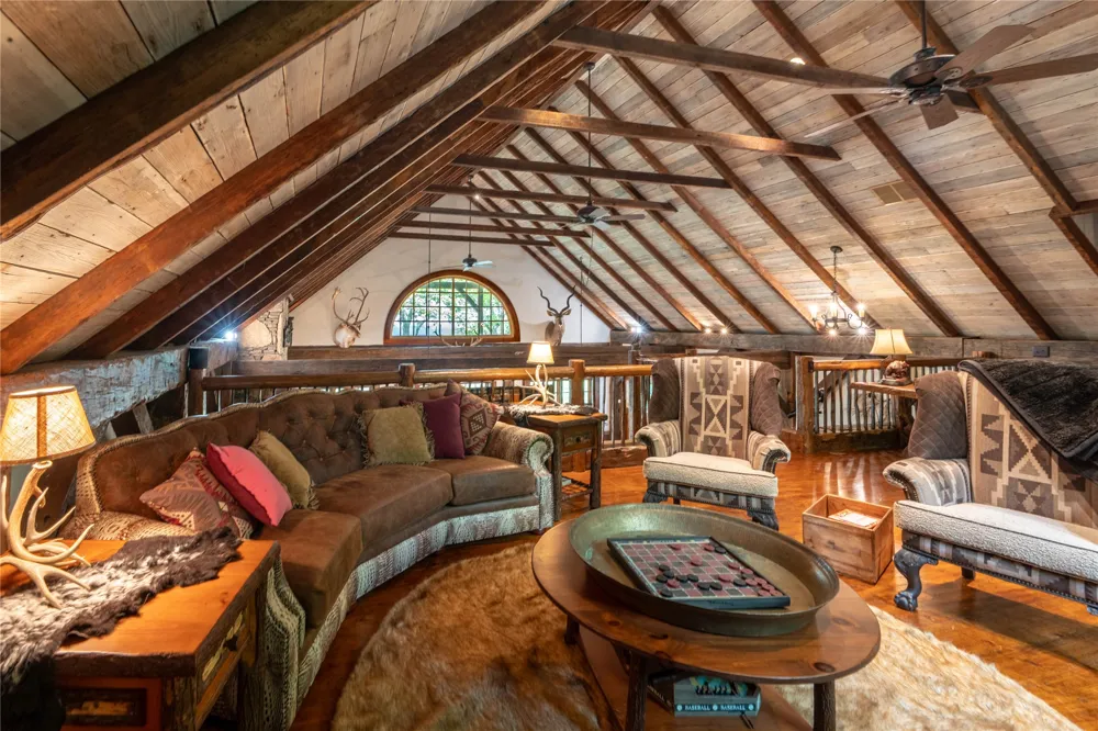 230 Toxaway Drive Lake Toxaway, NC 28747