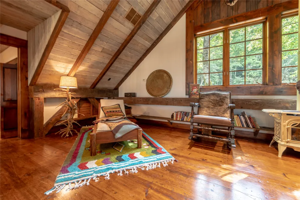 230 Toxaway Drive Lake Toxaway, NC 28747