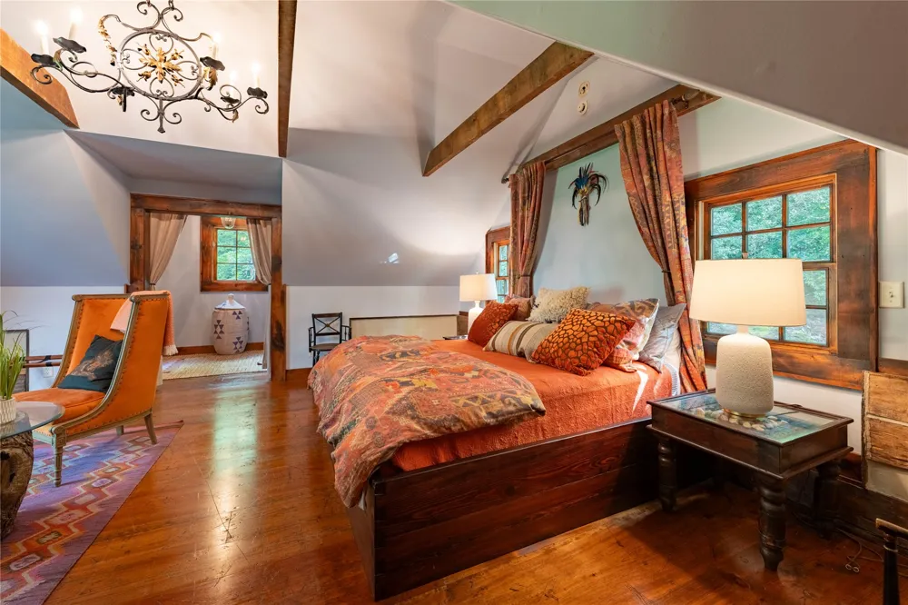 230 Toxaway Drive Lake Toxaway, NC 28747