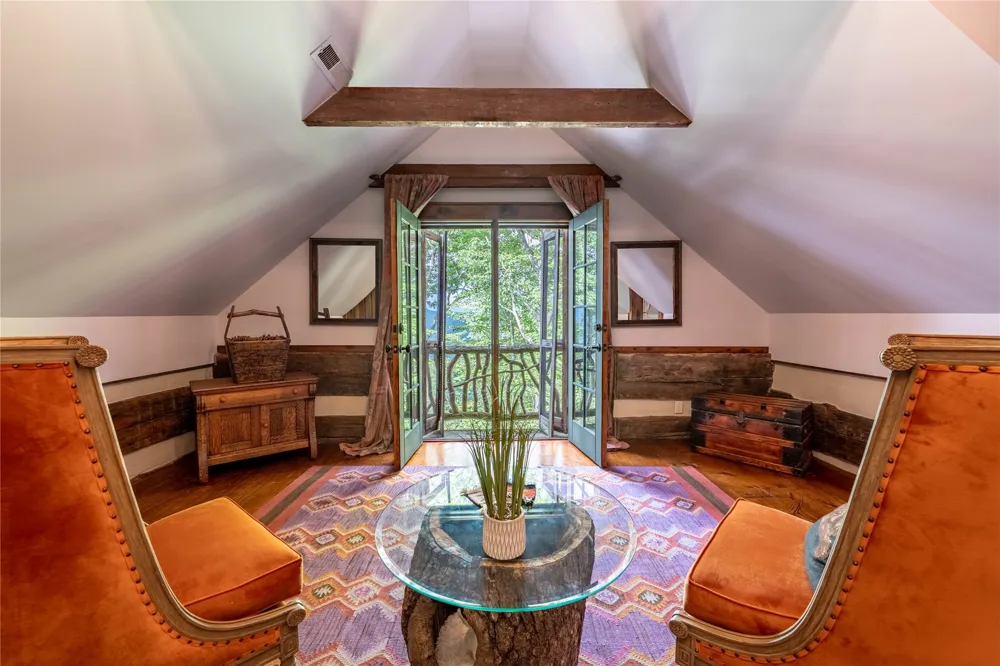 230 Toxaway Drive Lake Toxaway, NC 28747