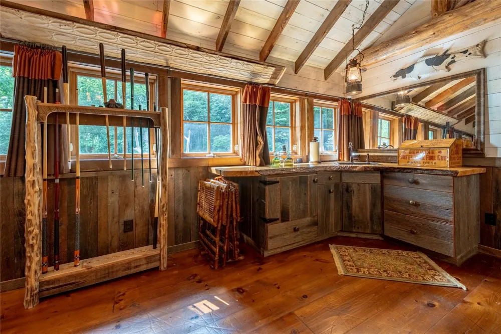 230 Toxaway Drive Lake Toxaway, NC 28747