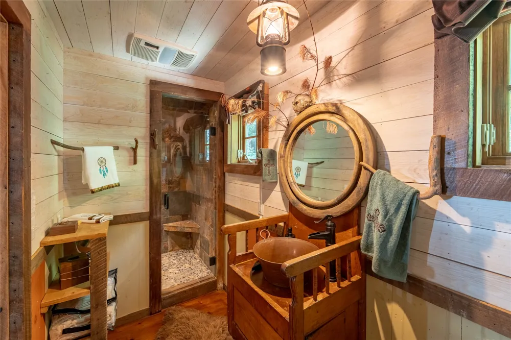 230 Toxaway Drive Lake Toxaway, NC 28747