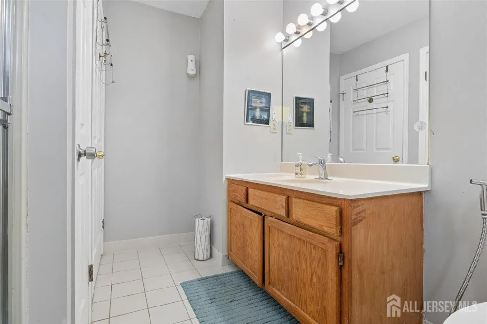8 Piluso Way Piscataway, NJ 08854