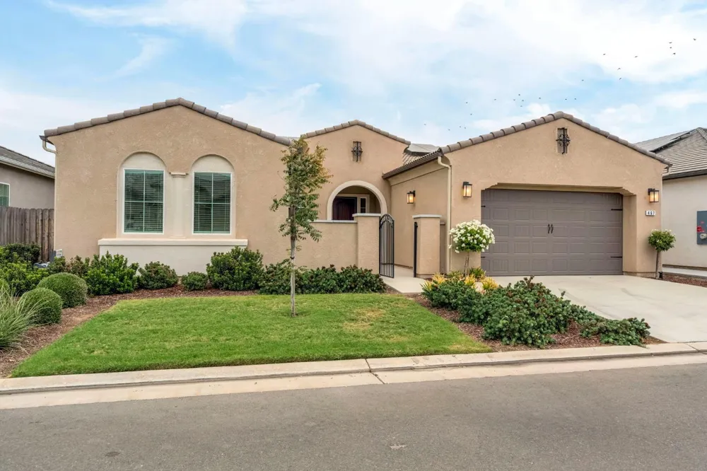 467 Heirloom Lane Clovis, CA 93619