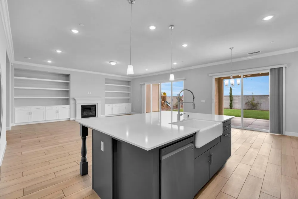 467 Heirloom Lane Clovis, CA 93619
