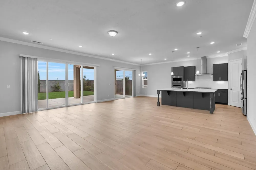 467 Heirloom Lane Clovis, CA 93619