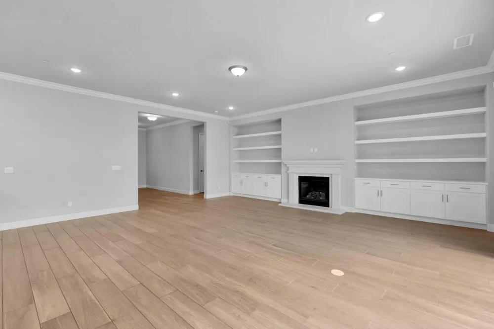 467 Heirloom Lane Clovis, CA 93619