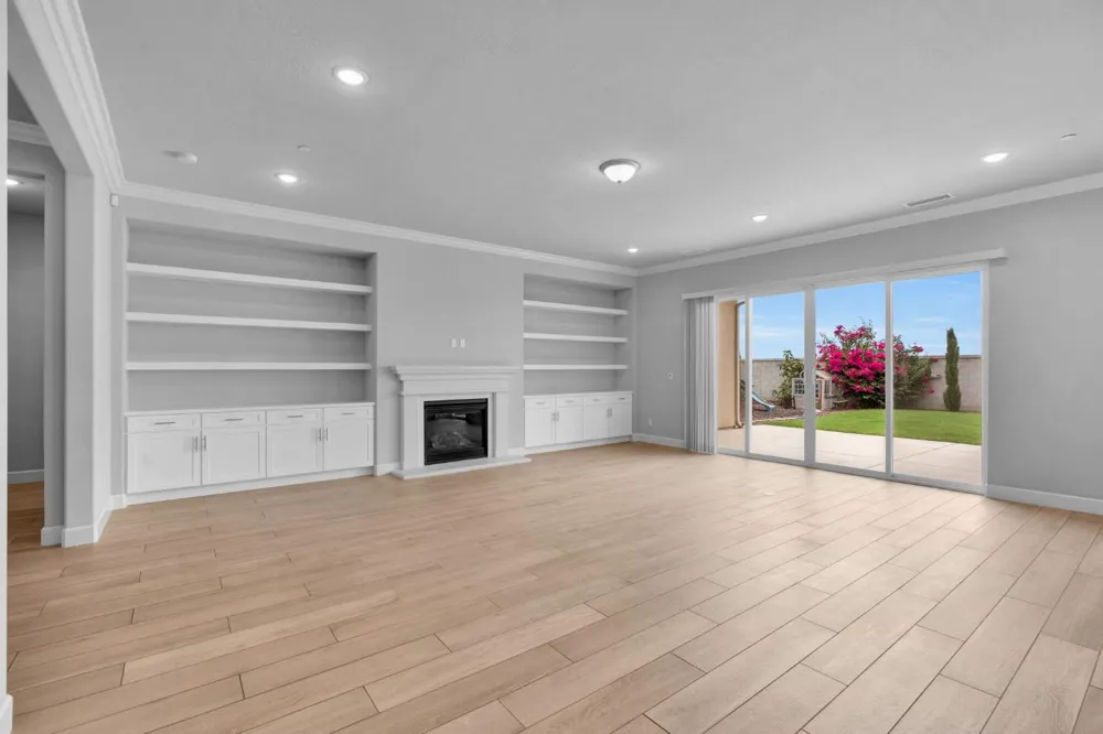 467 Heirloom Lane Clovis, CA 93619