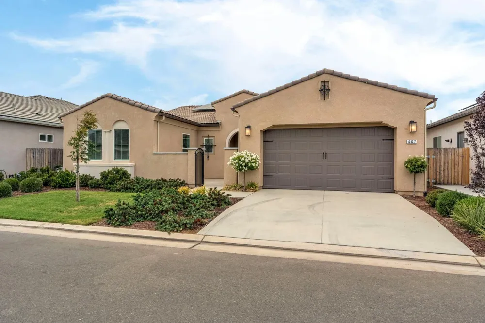 467 Heirloom Lane Clovis, CA 93619