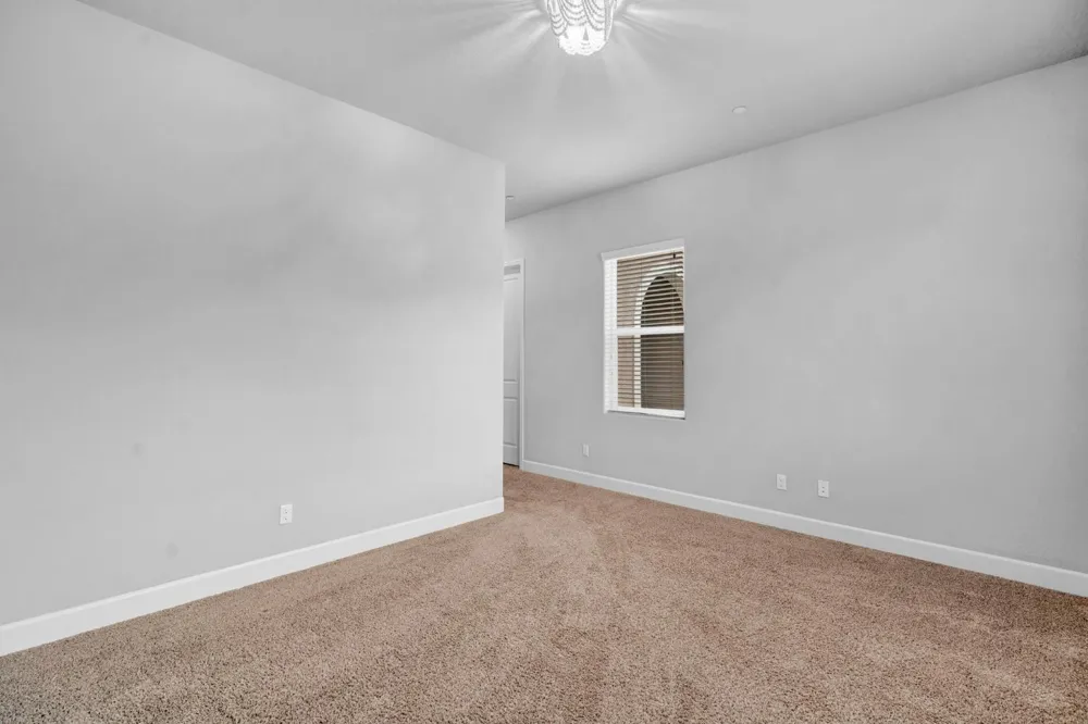 467 Heirloom Lane Clovis, CA 93619