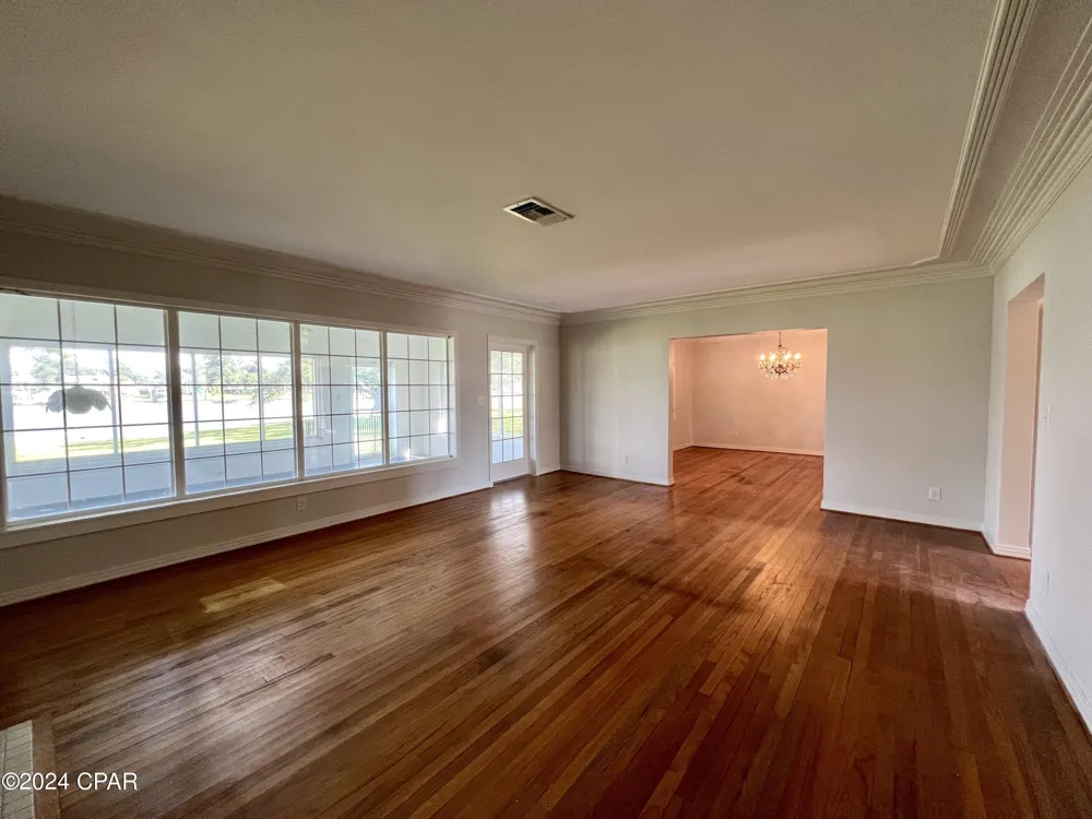2402 Ashland Drive Panama City, FL 32405