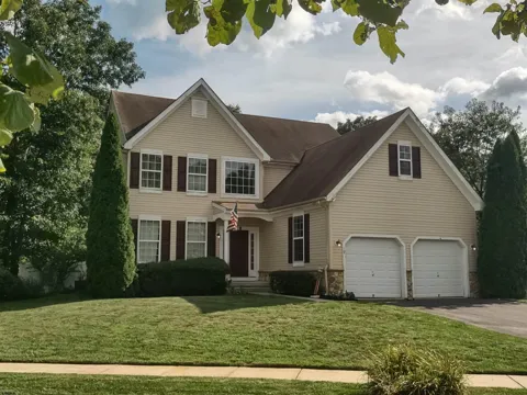 19 Bayberry Ave