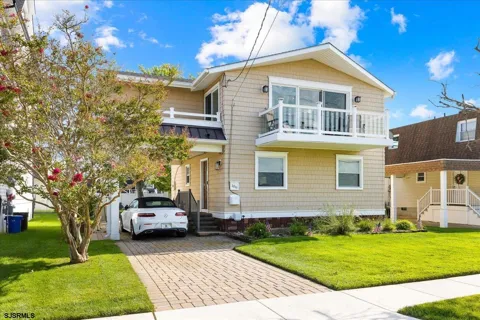 106 Roosevelt Blvd