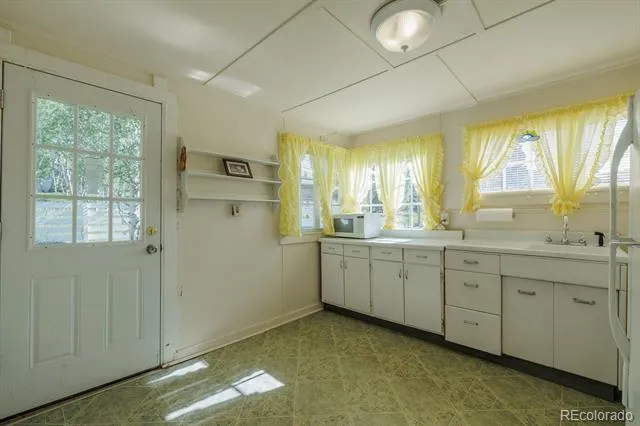 517 Portland Avenue Victor, CO 80860