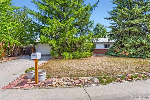 6357 W Clifton Place Littleton, CO 80128
