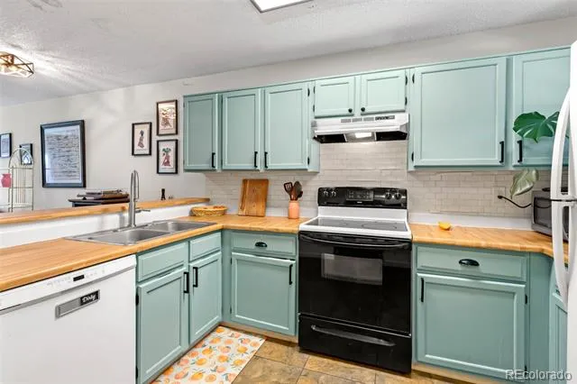 7476 E Arkansas Avenue #2-05 Denver, CO 80231