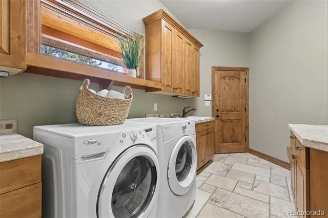4945 Saxton Hollow Road Colorado Springs, CO 80908