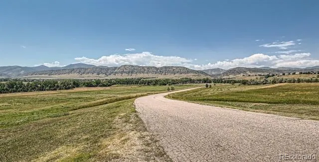 8867 Whiteclover Street Littleton, CO 80125