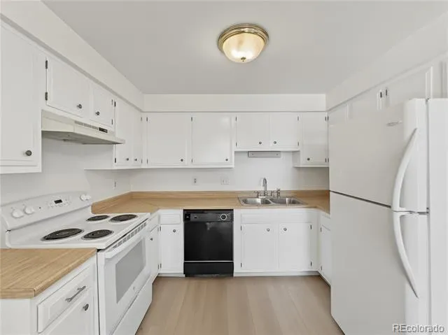 6155 Simms Street #2 Arvada, CO 80004