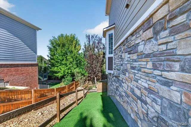 5682 S Flat Rock Way Aurora, CO 80016