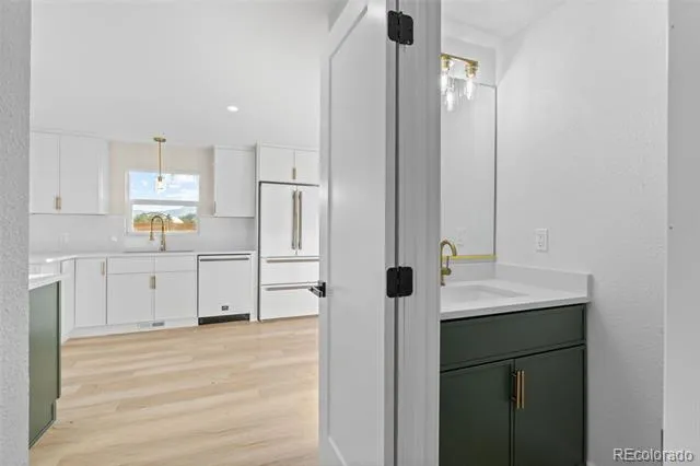 2099 S Hoyt Way Denver, CO 80227