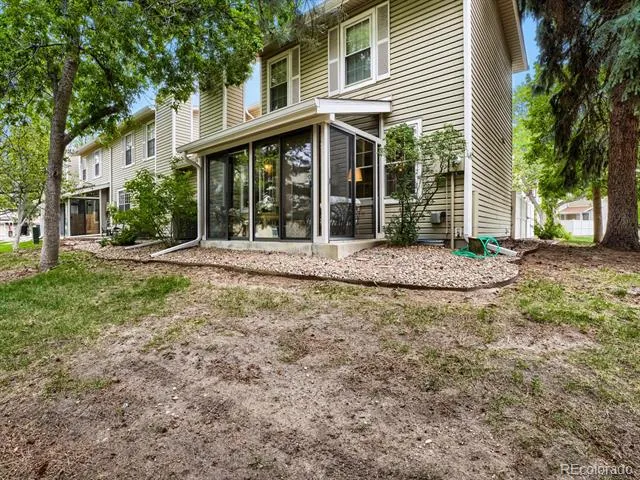 3292 S Heather Gardens Way Aurora, CO 80014