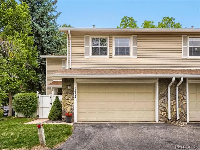 3292 S Heather Gardens Way Aurora, CO 80014