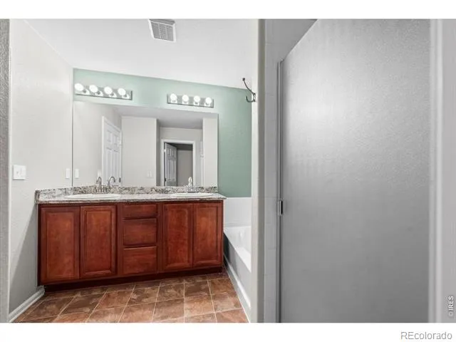 10449 Paris Street #203 Commerce City, CO 80640
