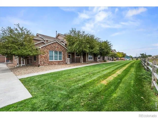 10449 Paris Street #203 Commerce City, CO 80640