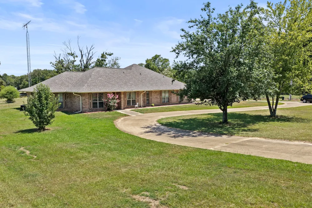 1149 County Road 4510 Mt Pleasant, TX 75455