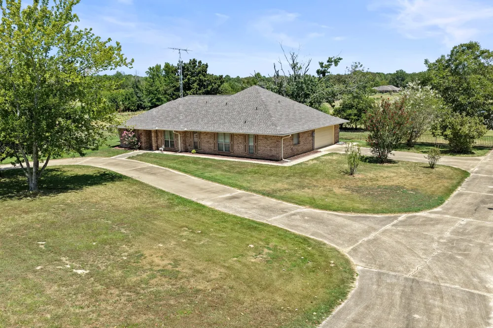 1149 County Road 4510 Mt Pleasant, TX 75455