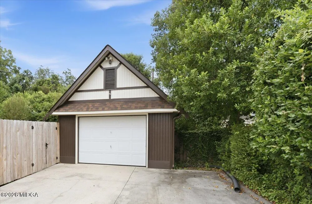 3857 Drury Drive Macon, GA 31204