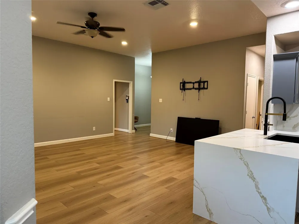 220 W 1st Street Deer Park, TX 77536