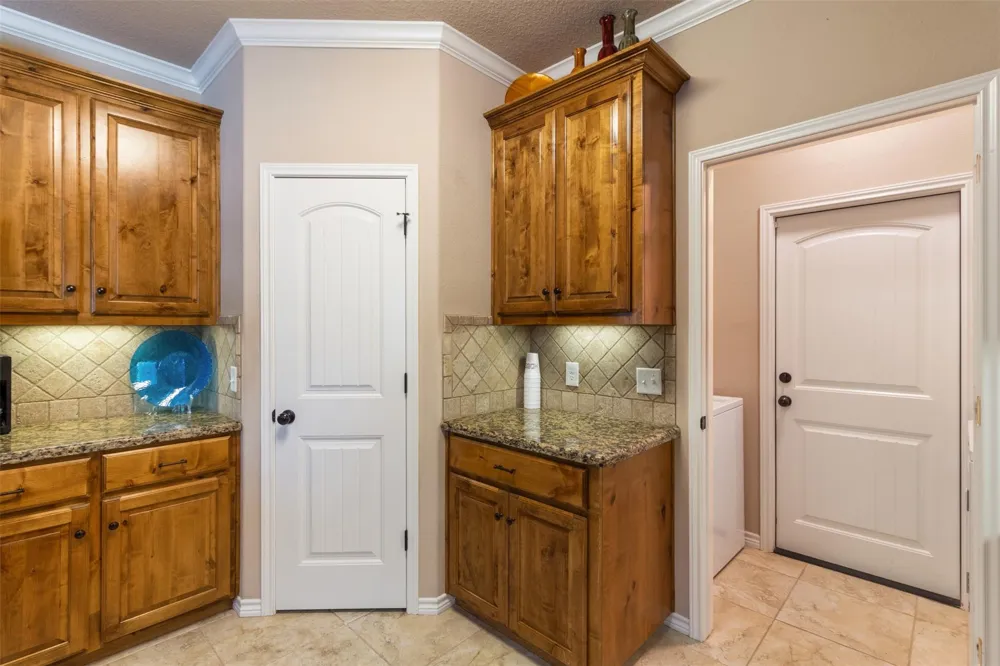 3813 Silverthorne Lane College Station, TX 77845