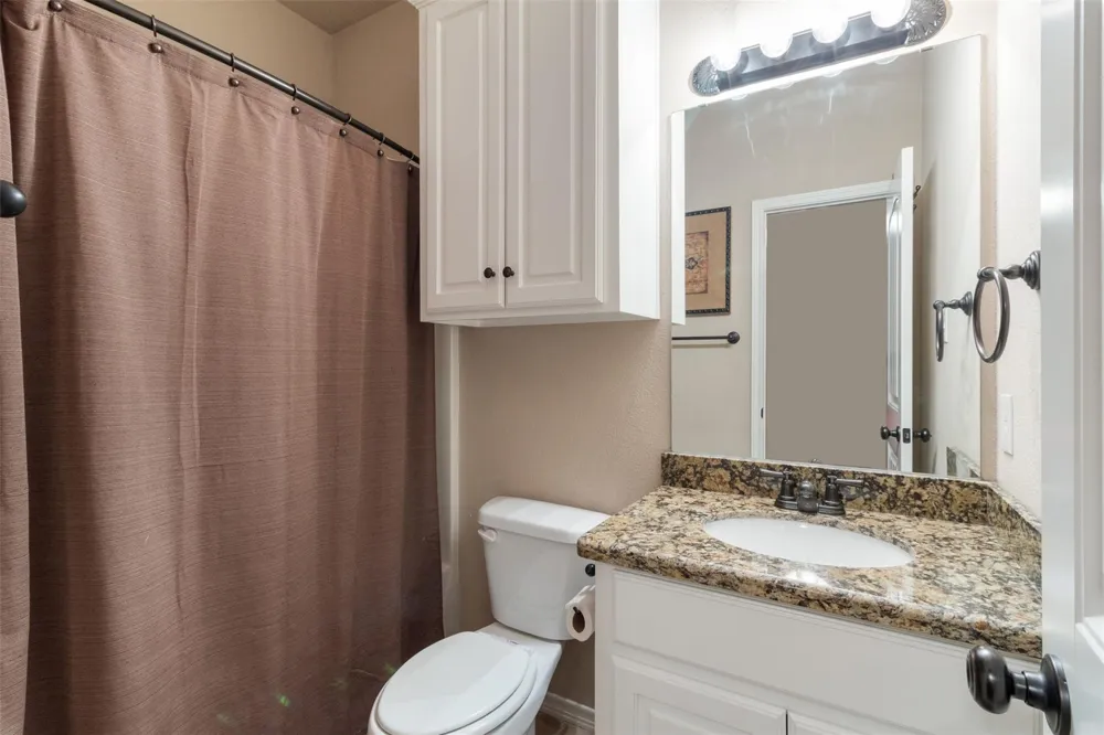 3813 Silverthorne Lane College Station, TX 77845