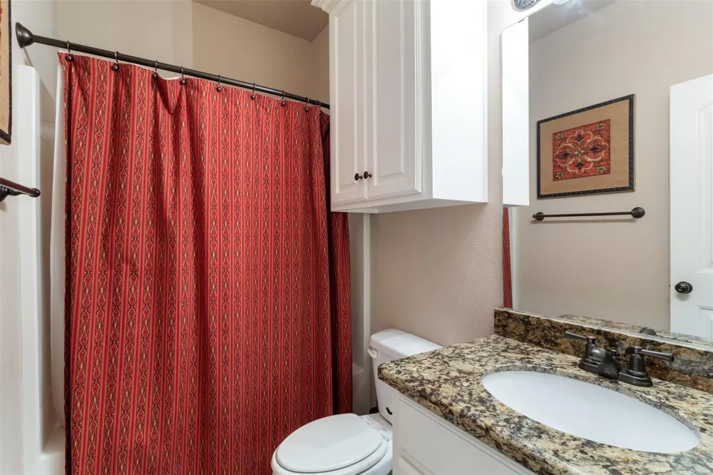 3813 Silverthorne Lane College Station, TX 77845