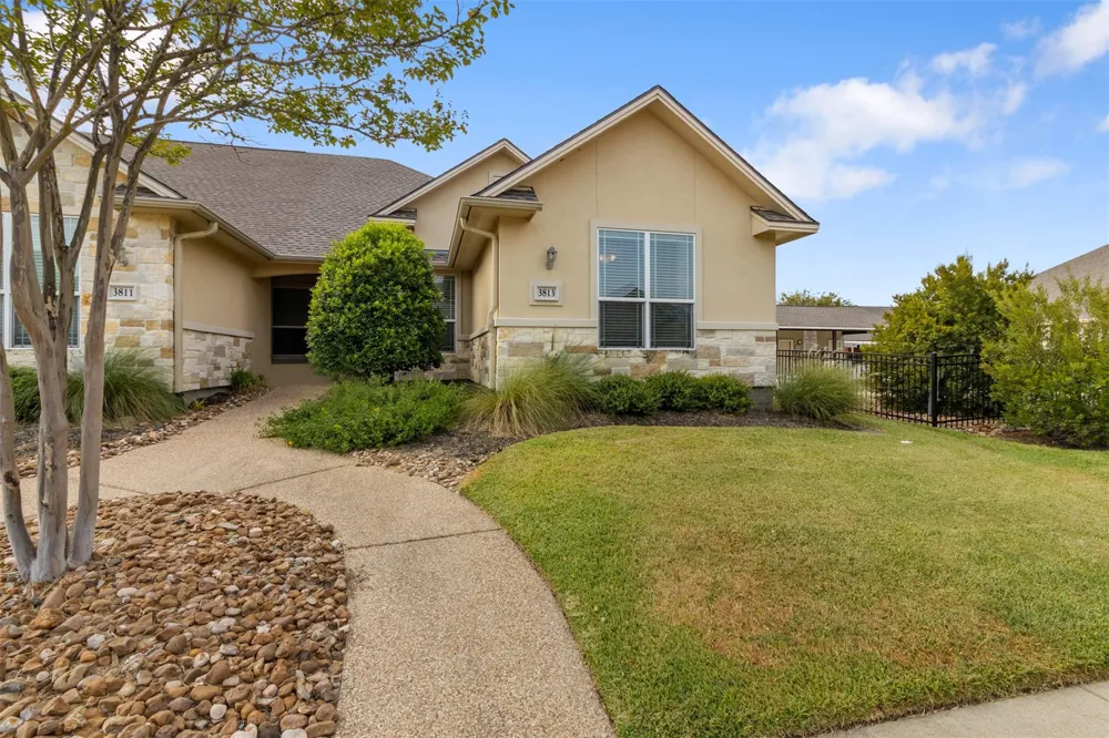 3813 Silverthorne Lane College Station, TX 77845