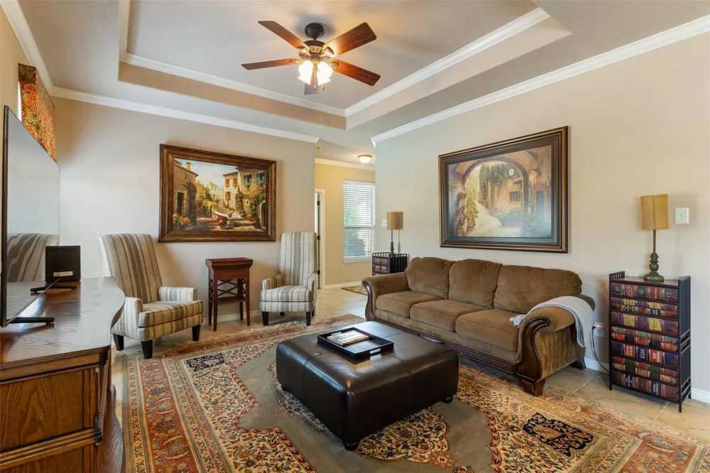 3813 Silverthorne Lane College Station, TX 77845