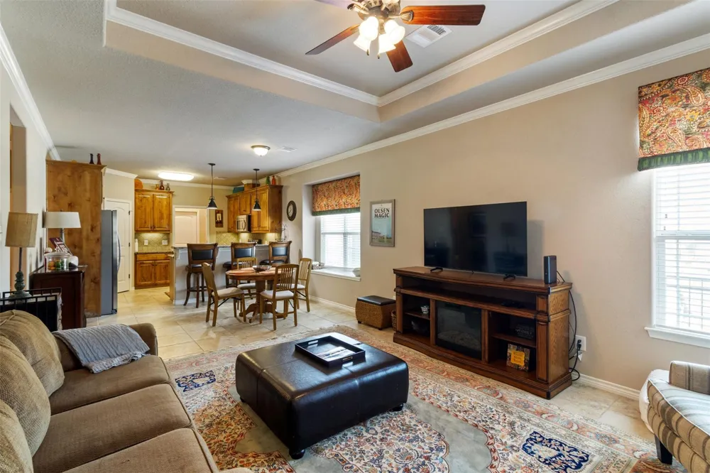 3813 Silverthorne Lane College Station, TX 77845