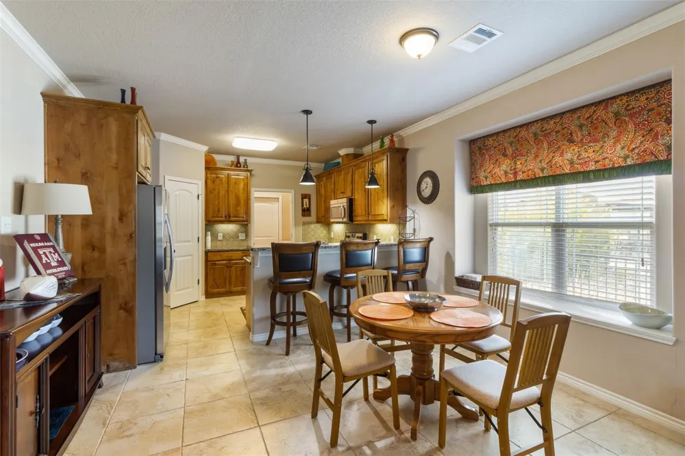 3813 Silverthorne Lane College Station, TX 77845