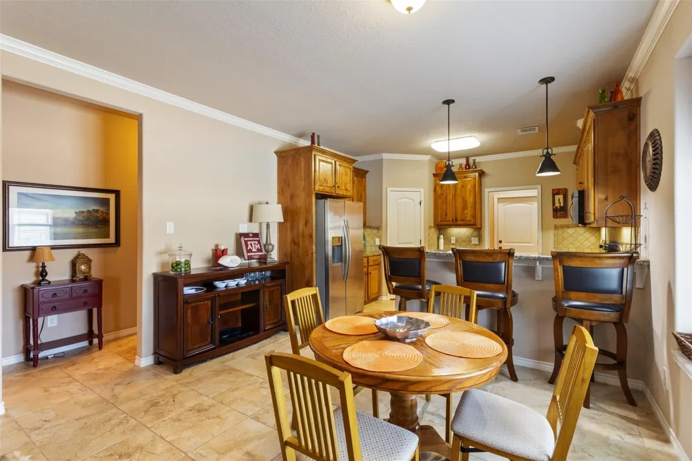 3813 Silverthorne Lane College Station, TX 77845