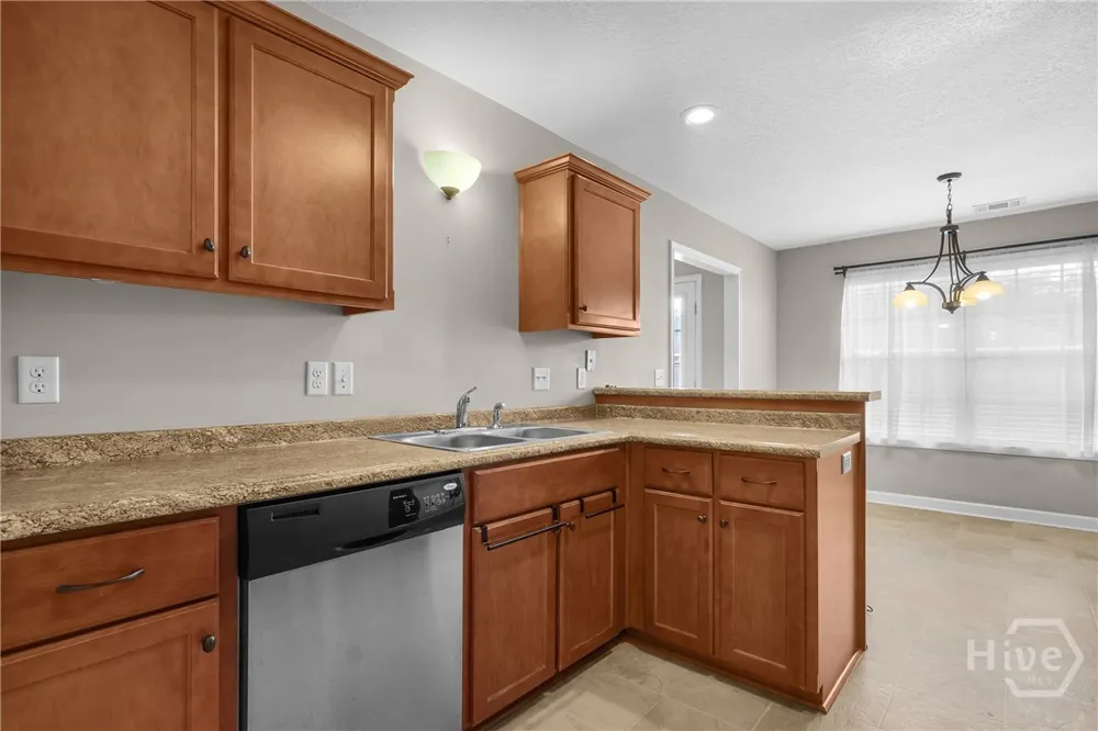 708 Cordele Circle Hinesville, GA 31313