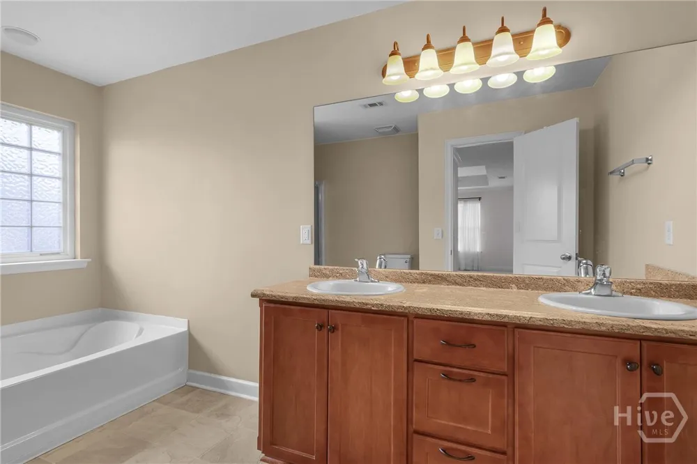 708 Cordele Circle Hinesville, GA 31313