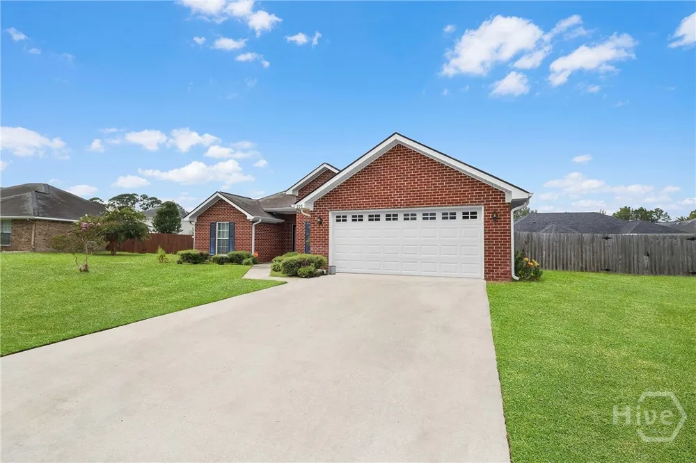 708 Cordele Circle Hinesville, GA 31313
