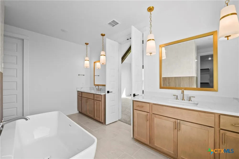 6774 Kings Mill Drive Salado, TX 76571