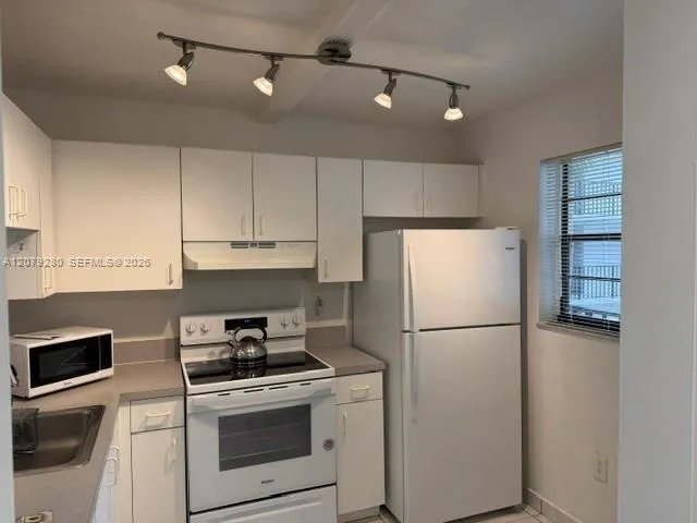 10825 SW 112 AV #6-215 Miami, FL 33176