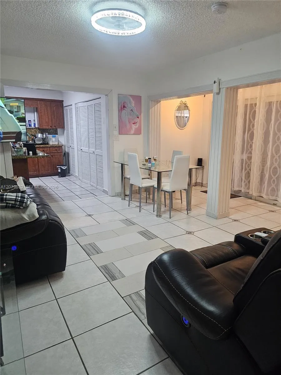 6847 SW 13th St Miami, FL 33144
