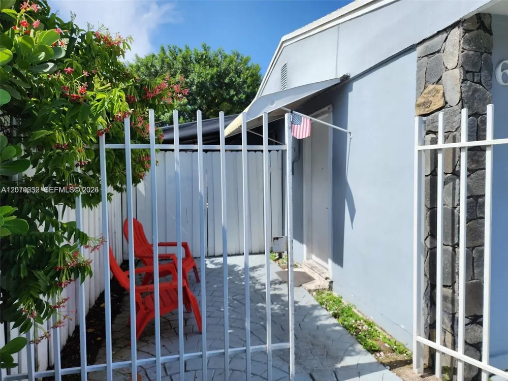 6847 SW 13th St Miami, FL 33144